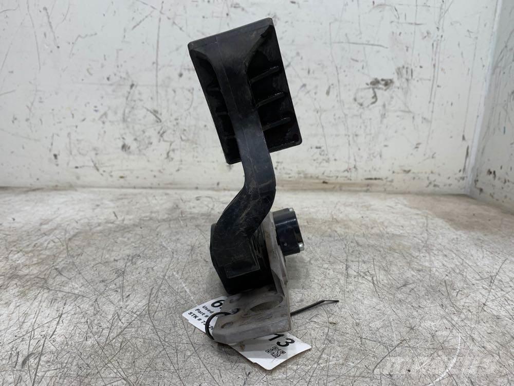 Volvo VNL مكونات أخرى
