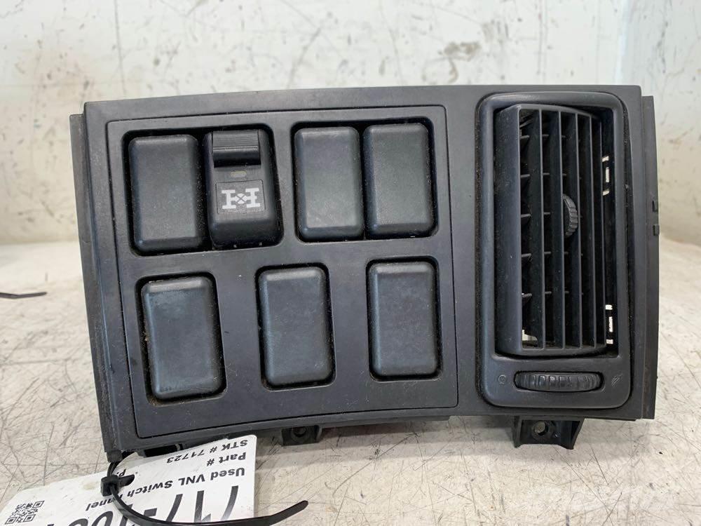 Volvo VNL إلكترونيات