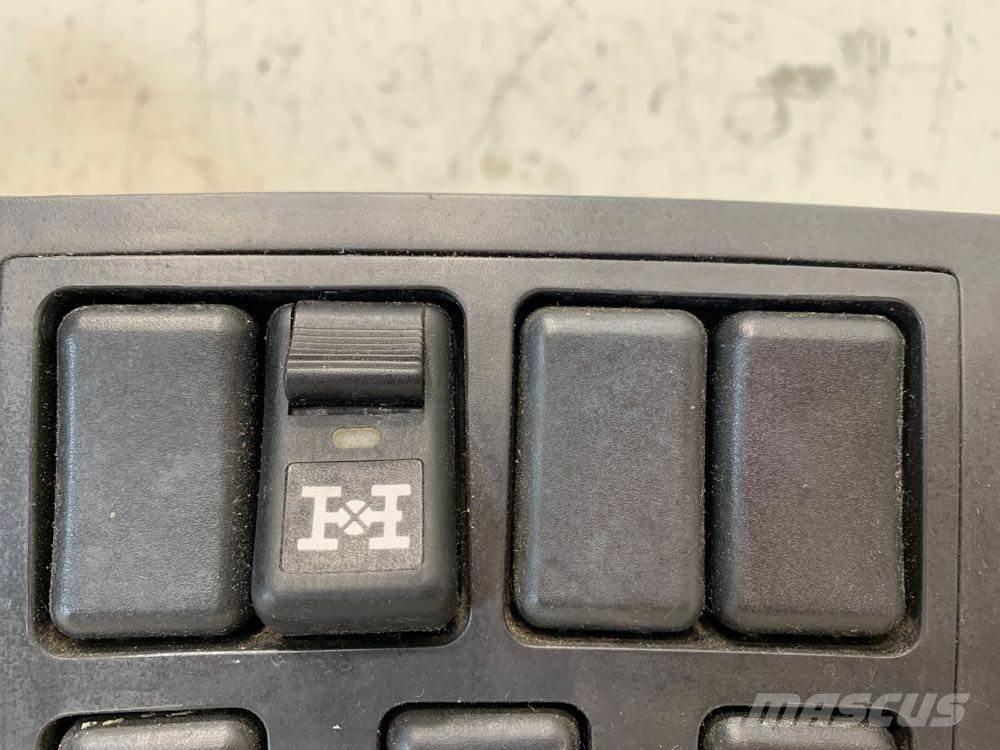 Volvo VNL إلكترونيات