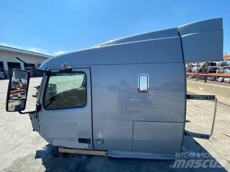 Volvo VNL كابينة والداخلية