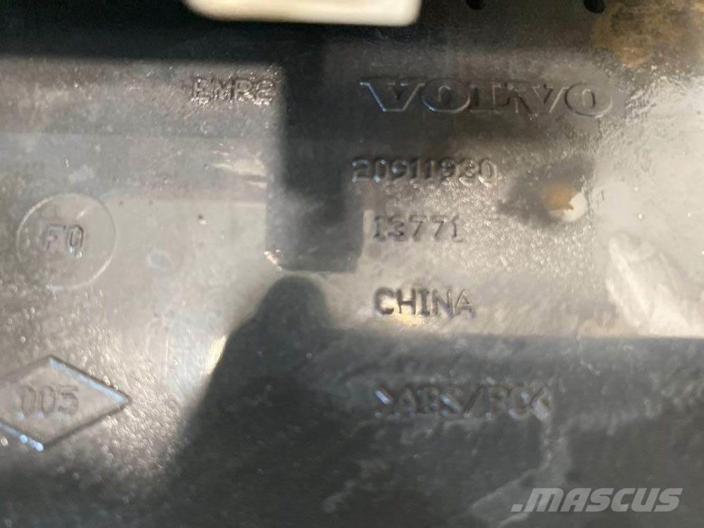 Volvo VNL إلكترونيات