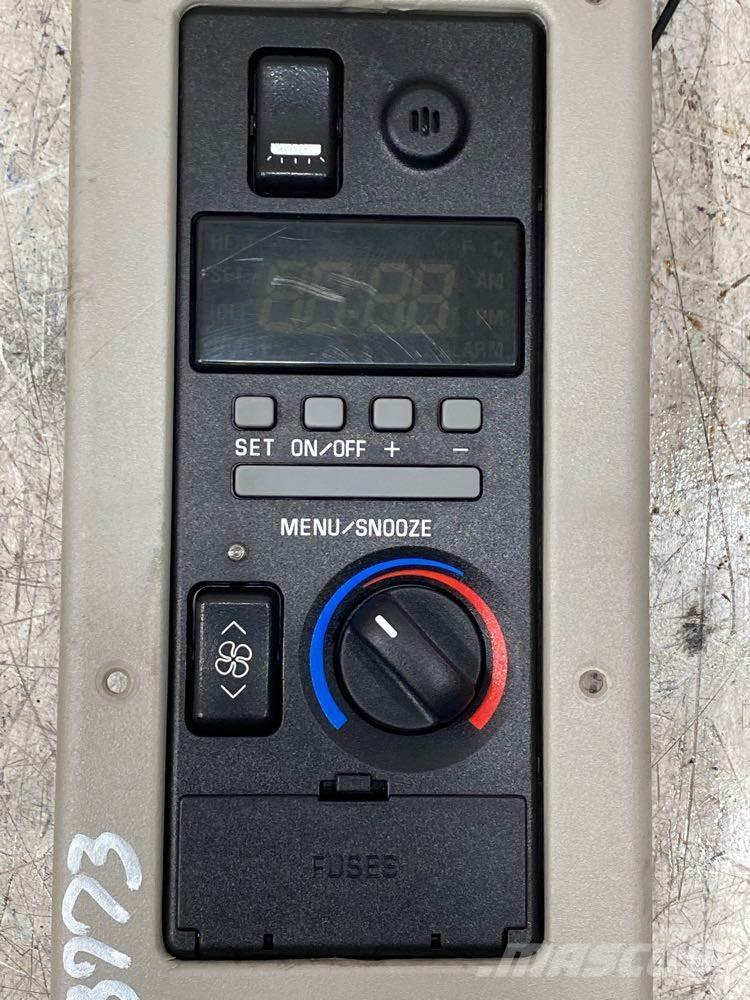 Volvo VNL إلكترونيات