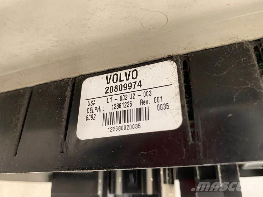 Volvo VNL إلكترونيات
