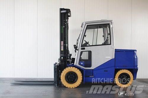 Cesab B 860 شاحنات ذات رافعات شوكية تعمل بالكهرباء