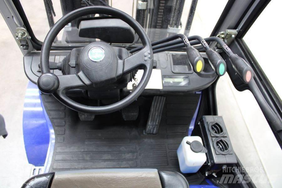 Cesab M 325 D شاحنات الديزل