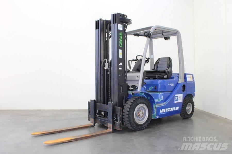 Cesab M 325 D شاحنات الديزل