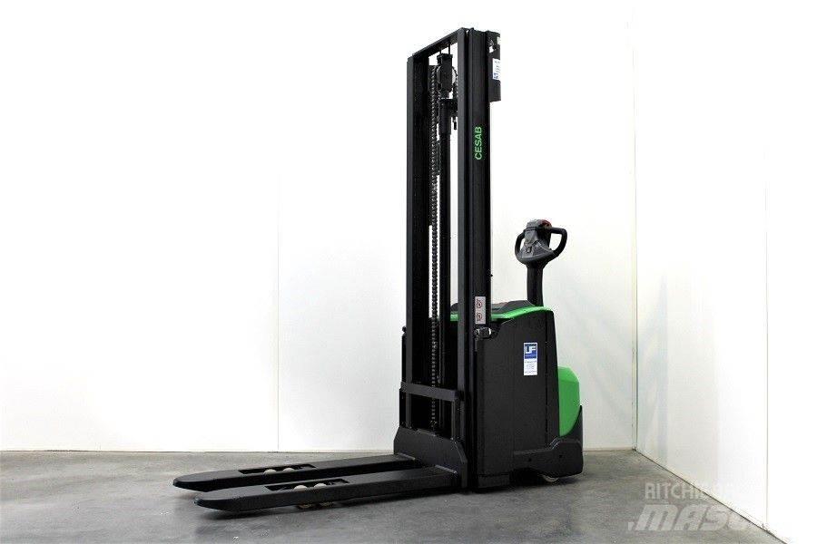 Cesab S 212 L / 330 معدات التكديس الجوالة