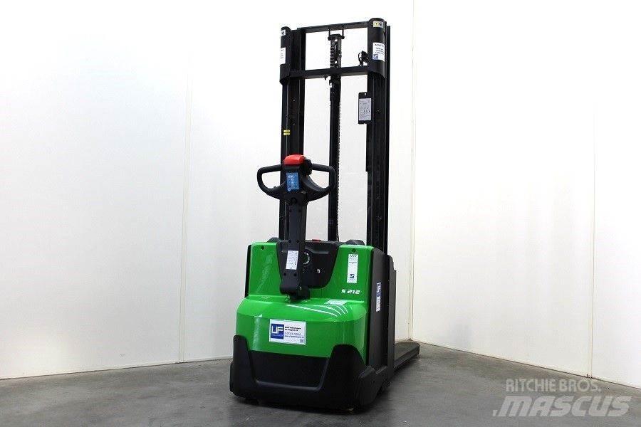 Cesab S 212 L / 330 معدات التكديس الجوالة