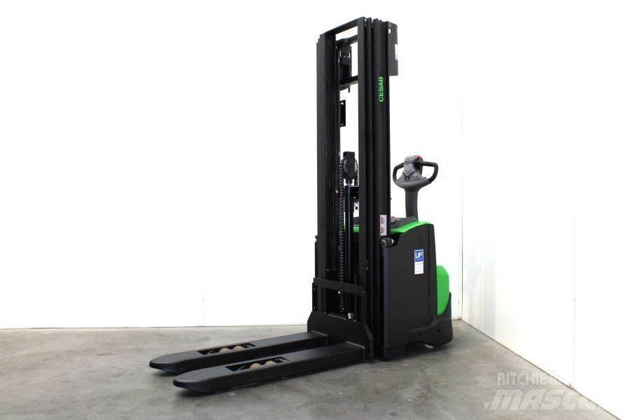 Cesab S 214 / 445 معدات التكديس الجوالة