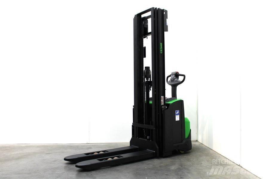 Cesab S 214 / 475 معدات التكديس الجوالة