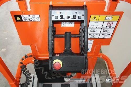 JLG 2030 ES رافعات مقصية الشكل