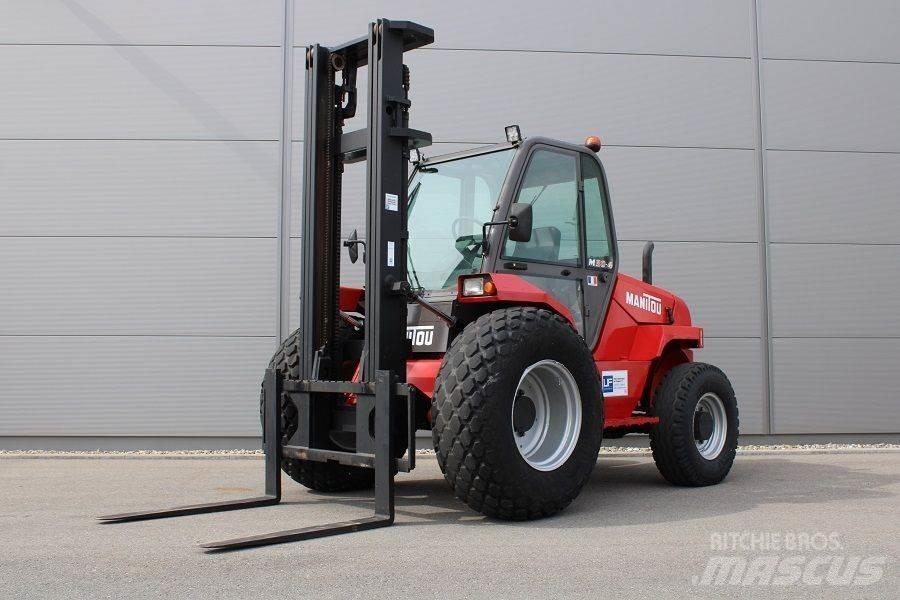 Manitou M 30-4 شاحنات الطرق الوعرة