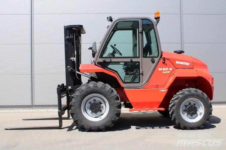Manitou M 30-4 شاحنات الطرق الوعرة