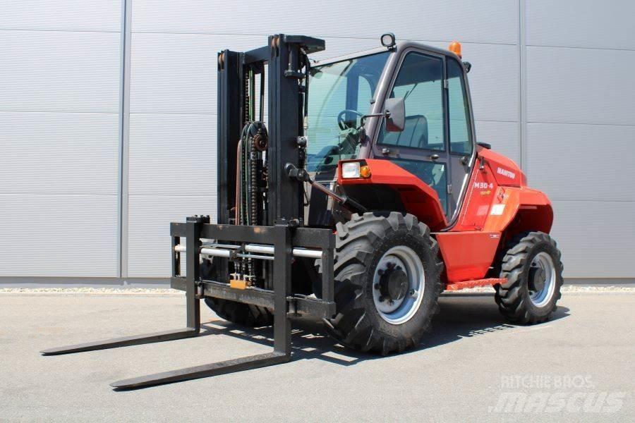 Manitou M 30-4 شاحنات الطرق الوعرة