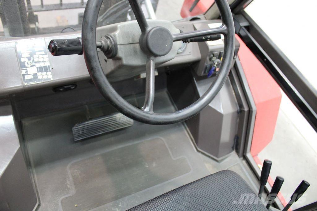 Manitou M 30-4 شاحنات الديزل