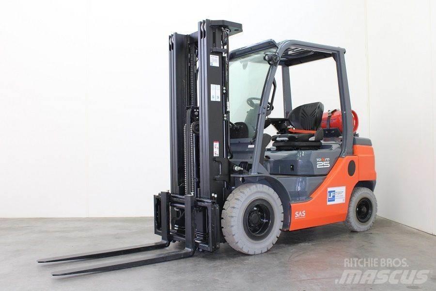 Toyota 02-8FGF25 شاحنات LPG