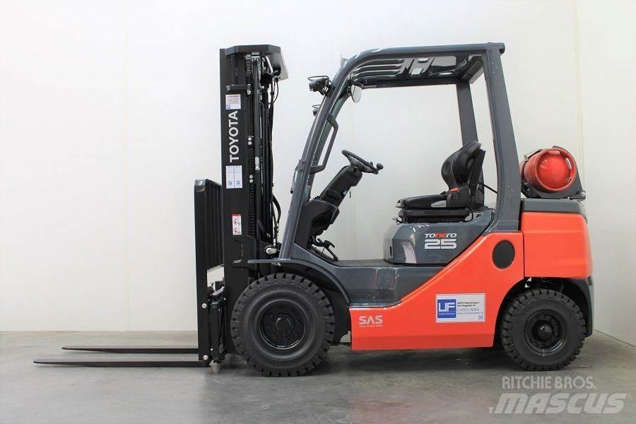 Toyota 02-8FGF25 شاحنات LPG