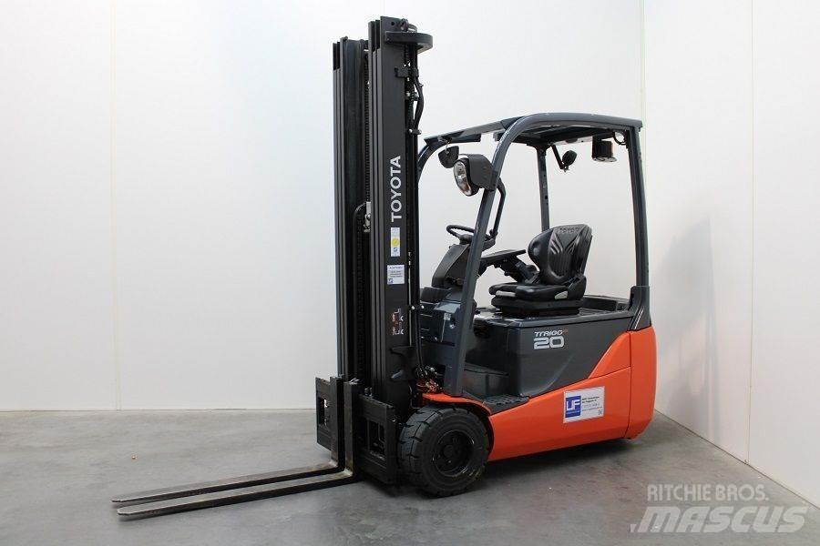 Toyota 8FBE 20 T شاحنات ذات رافعات شوكية تعمل بالكهرباء