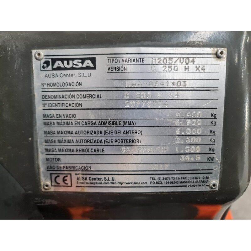 Ausa C250H شاحنات الطرق الوعرة