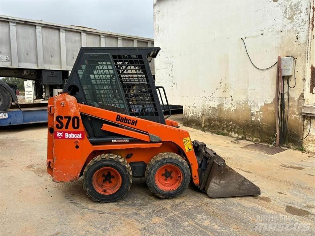 Bobcat S70 لوادر انزلاقية التوجيه