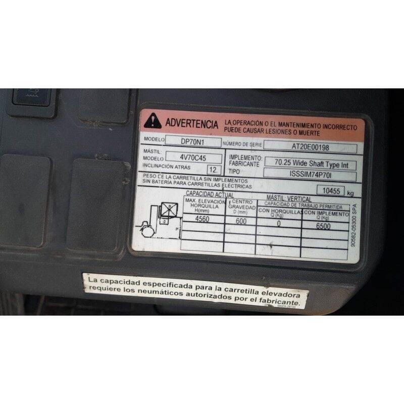 CAT DP70N1 شاحنات الطرق الوعرة