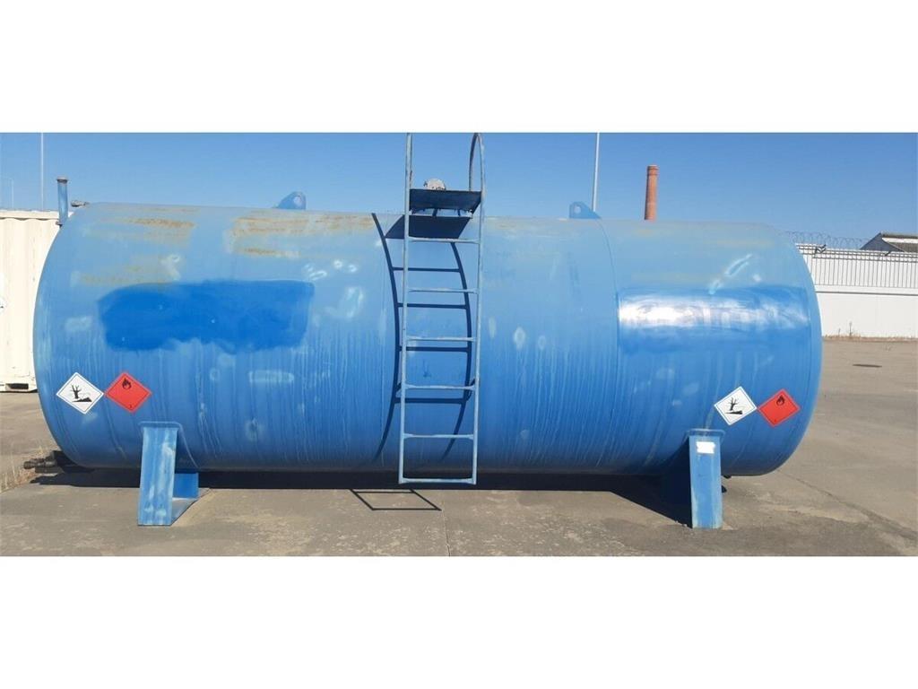  HENRIQUES Fuel and additive tanks