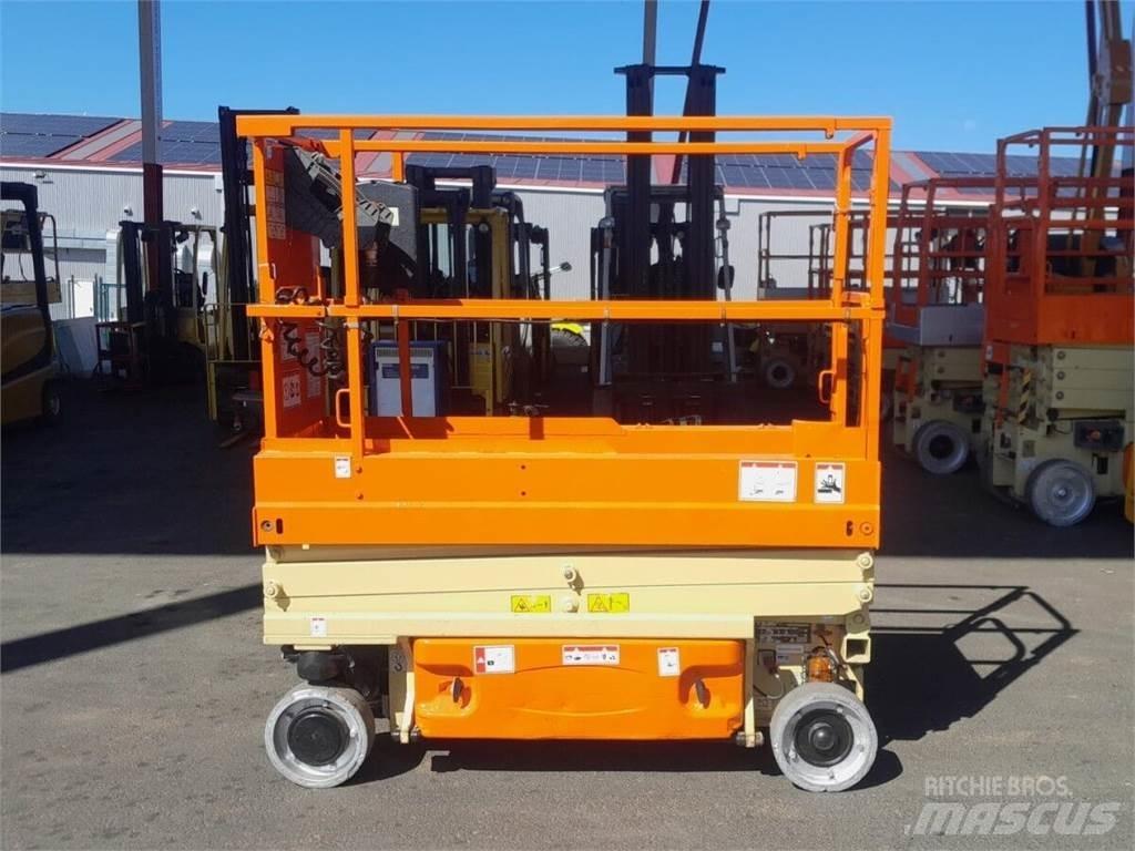 JLG 1930 ES رافعات مقصية الشكل