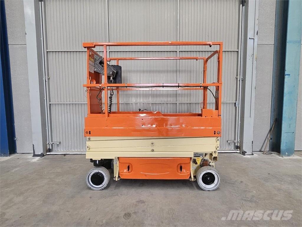 JLG 1930 ES رافعات مقصية الشكل