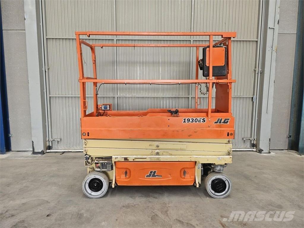 JLG 1930 ES رافعات مقصية الشكل