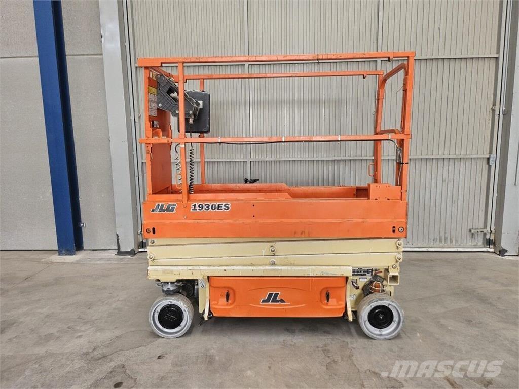JLG 1930 ES رافعات مقصية الشكل