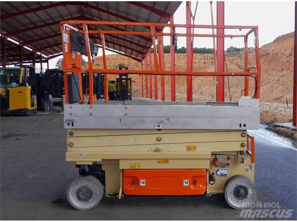 JLG 2030 ES رافعات مقصية الشكل