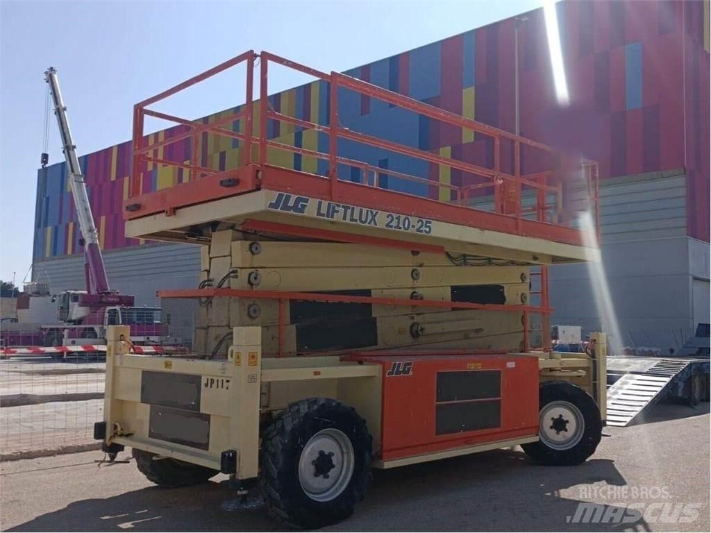 JLG 210-25 رافعات مقصية الشكل