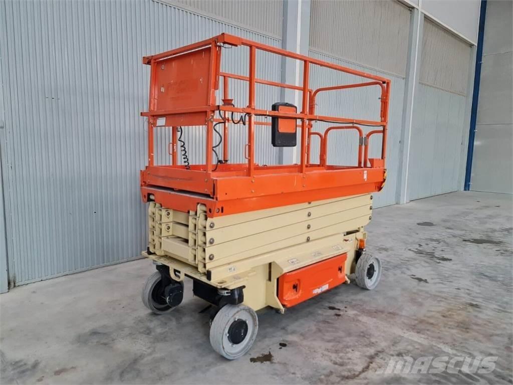 JLG 3246ES رافعات مقصية الشكل