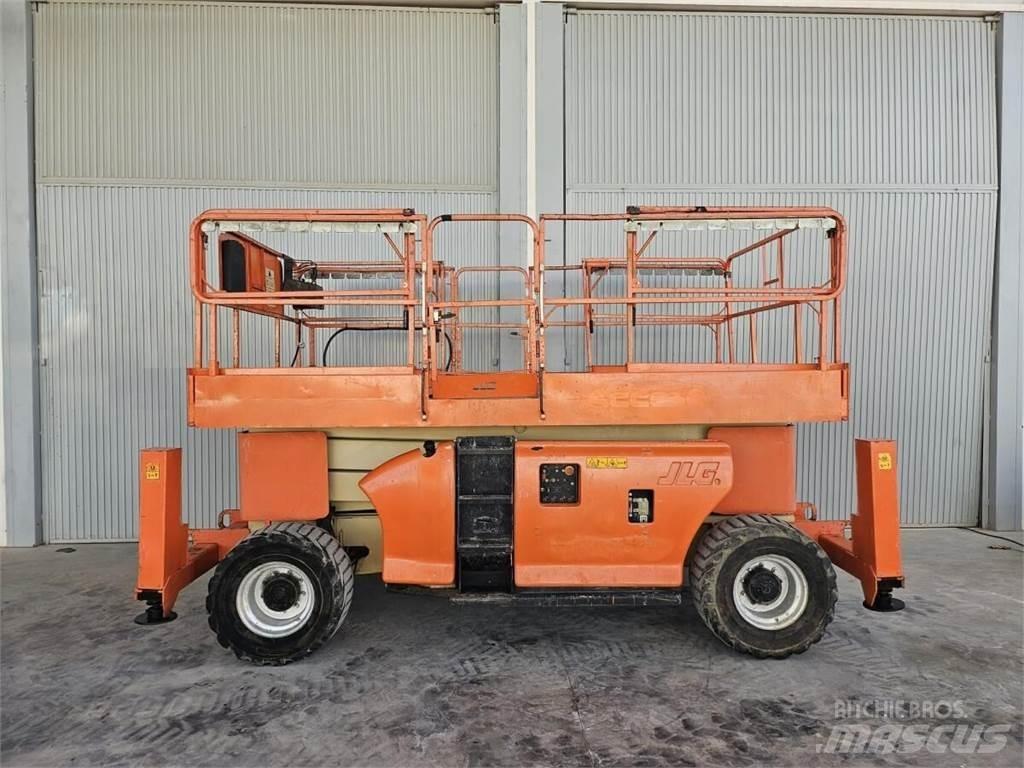 JLG 3394 RT رافعات مقصية الشكل
