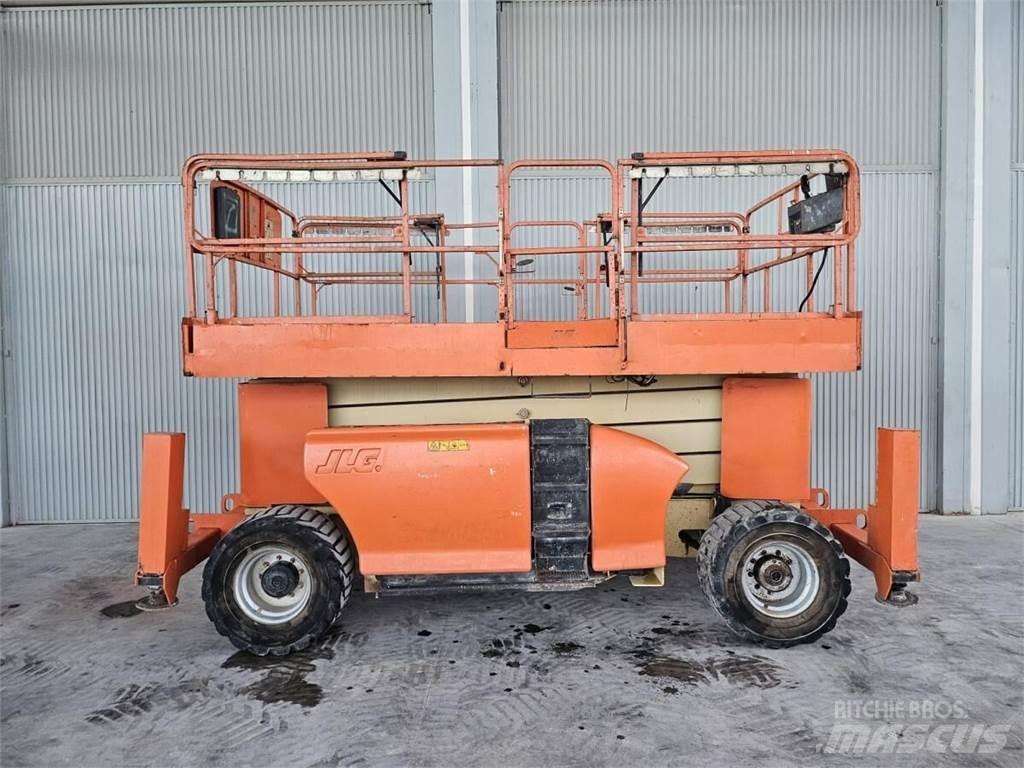 JLG 4394RT رافعات مقصية الشكل