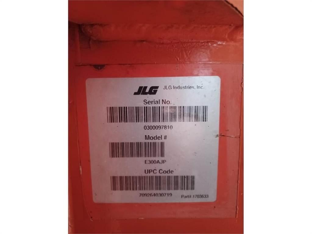 JLG E300AJP رافعات سلة مفصلية