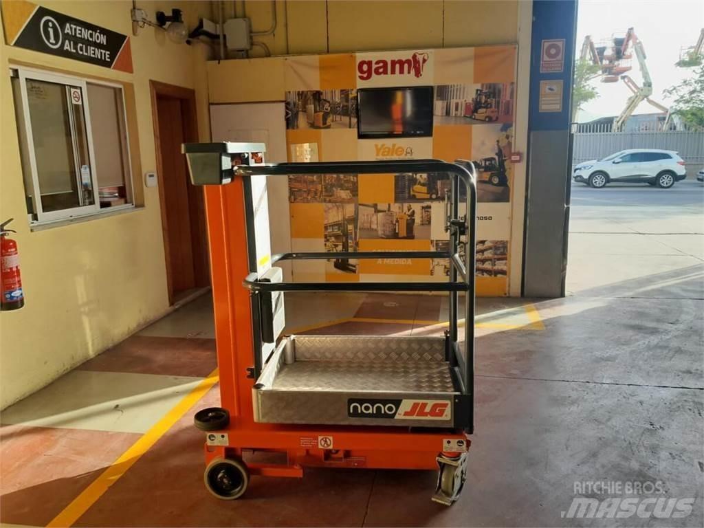 JLG NANO رافعات السارية الرأسية