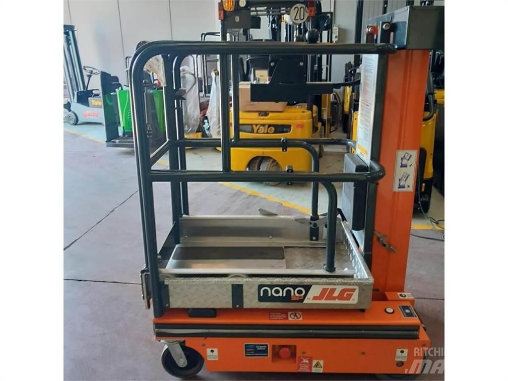 JLG NANO SP رافعات السارية الرأسية
