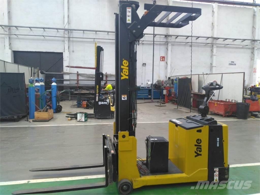 Yale MC12 شاحنات مناولة ذات منصة نقالة يدوية