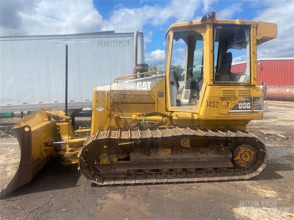 CAT D5G XL بلدوزرات مجنزرة