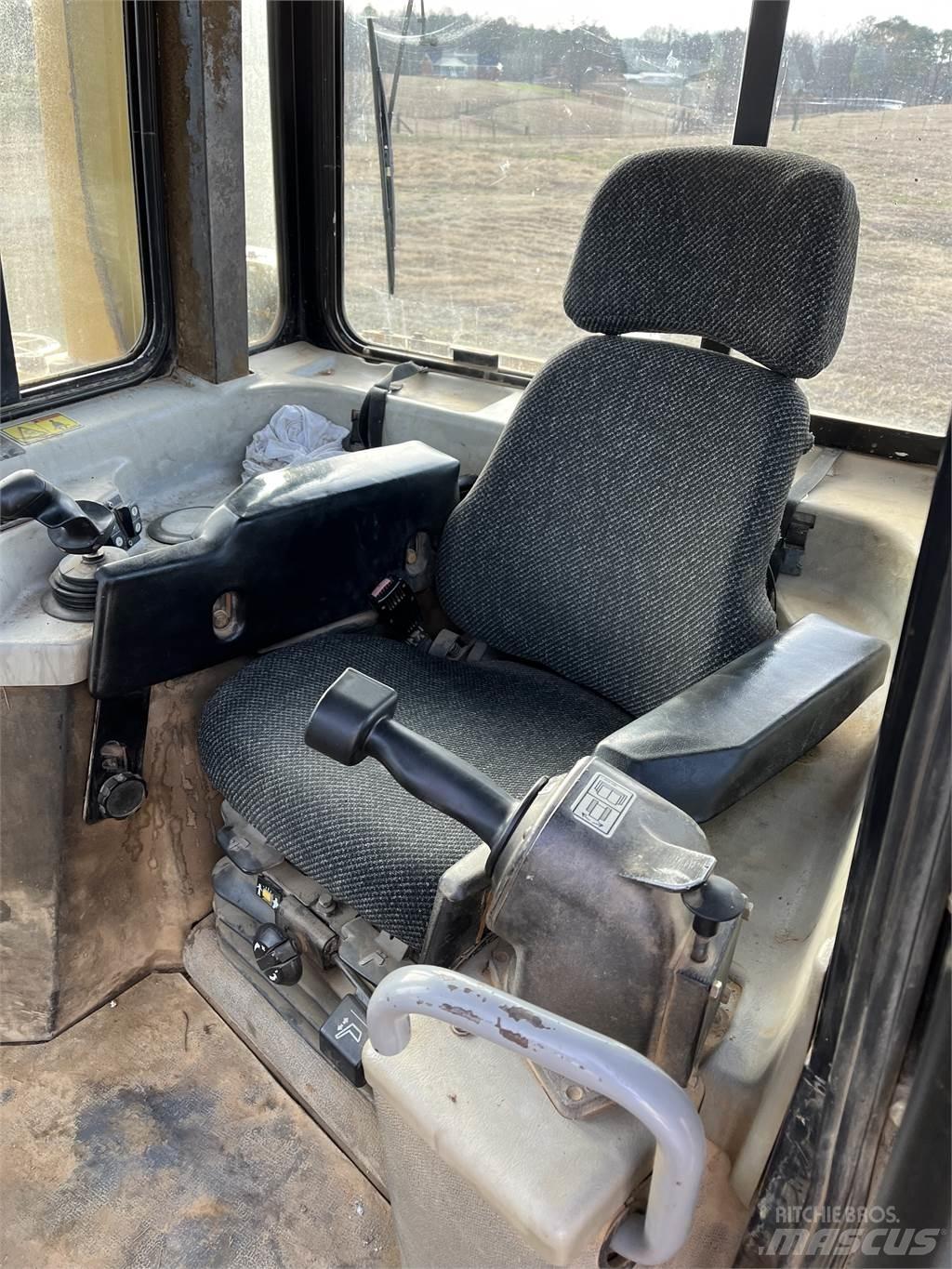 CAT D6R XL بلدوزرات مجنزرة