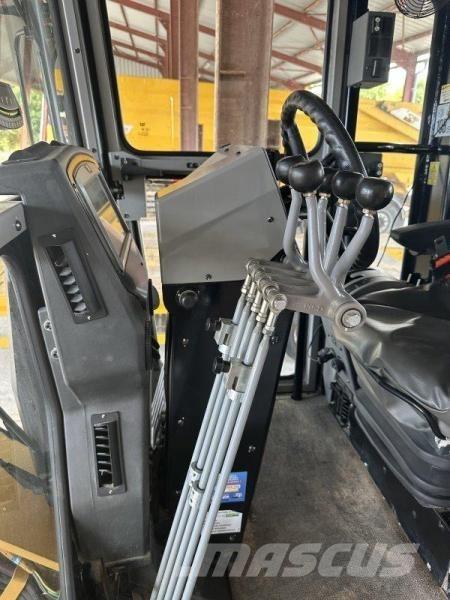 CAT 120GC معدات تمهيد الطرق