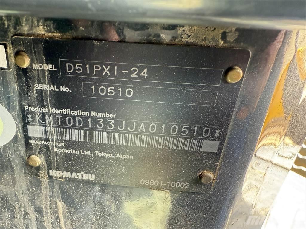 Komatsu D51PXi-24 بلدوزرات مجنزرة