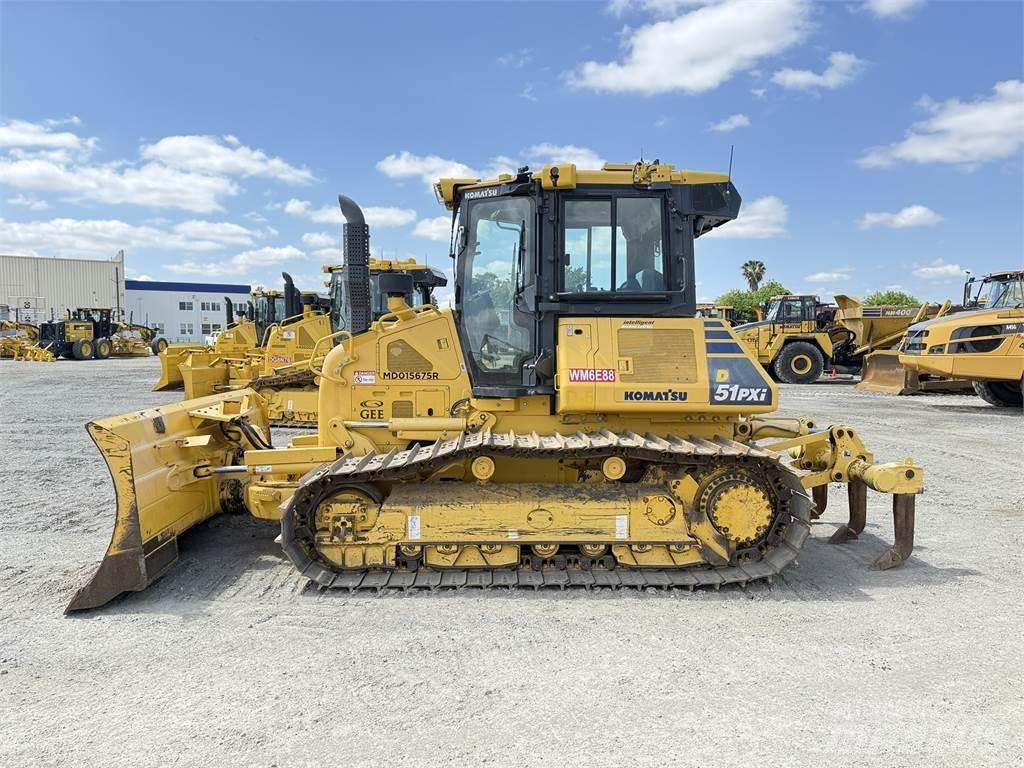 Komatsu D51PXi-24 بلدوزرات مجنزرة