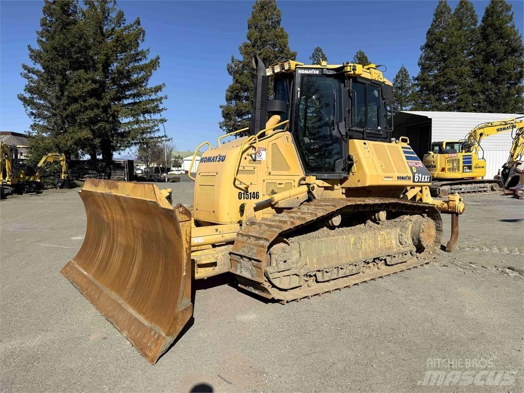 Komatsu D61EXi-24 بلدوزرات مجنزرة