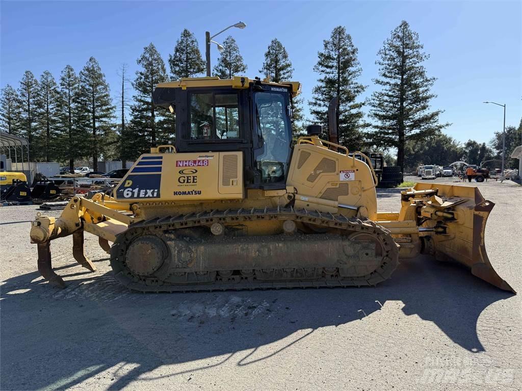Komatsu D61EXi-24 بلدوزرات مجنزرة