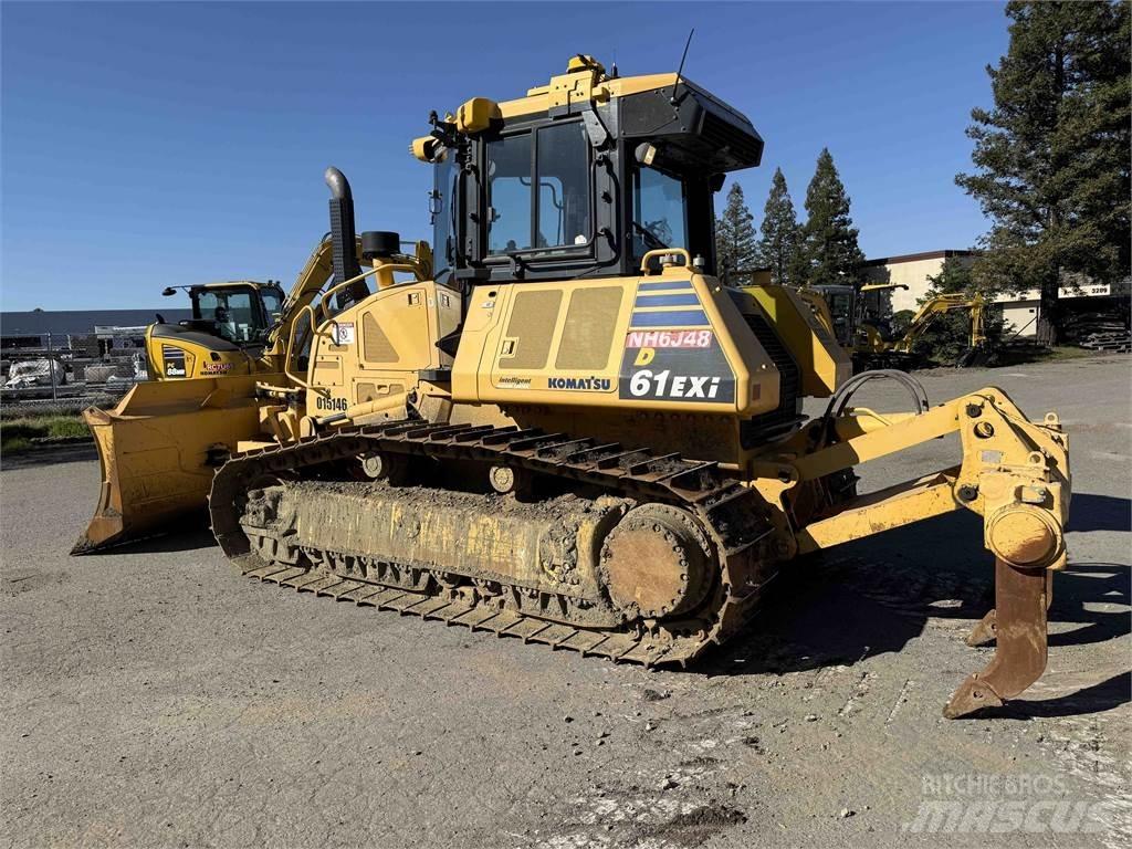 Komatsu D61EXi-24 بلدوزرات مجنزرة