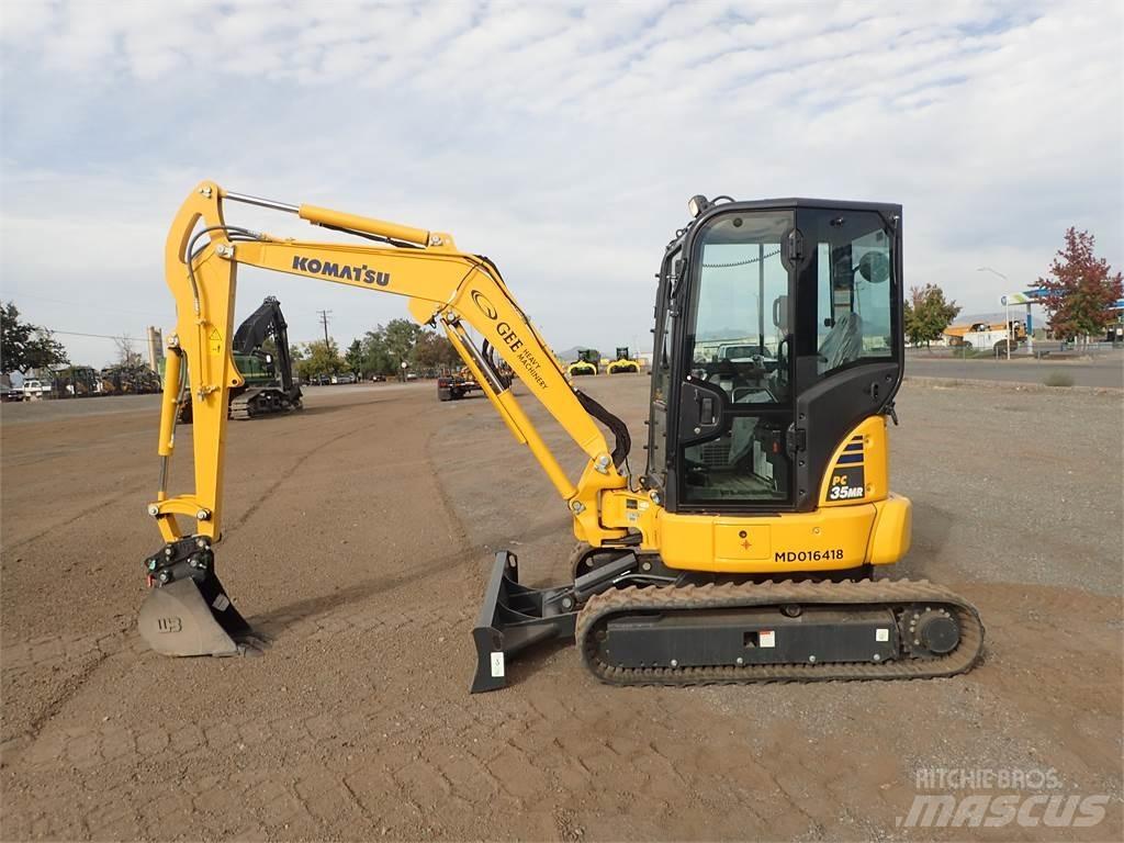 Komatsu PC35MR-5 +1 حفارات زحافة