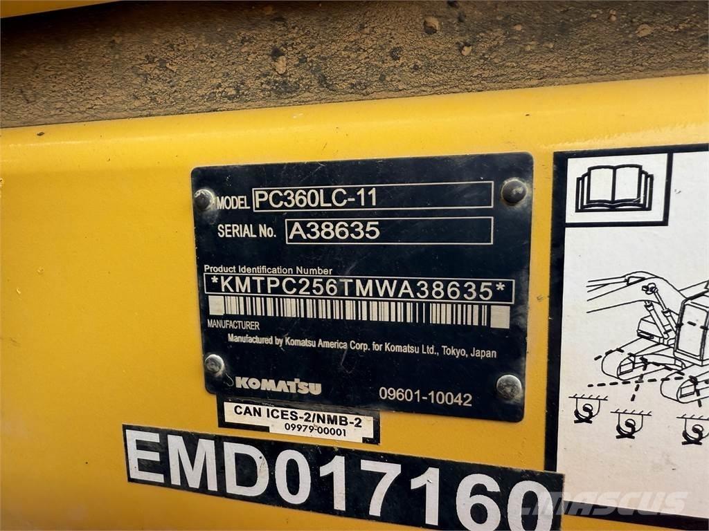 Komatsu PC360LC-11 +1 حفارات زحافة