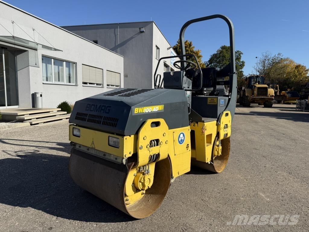 Bomag BW 100 AD-3 مداحل ثنائية الاسطوانة